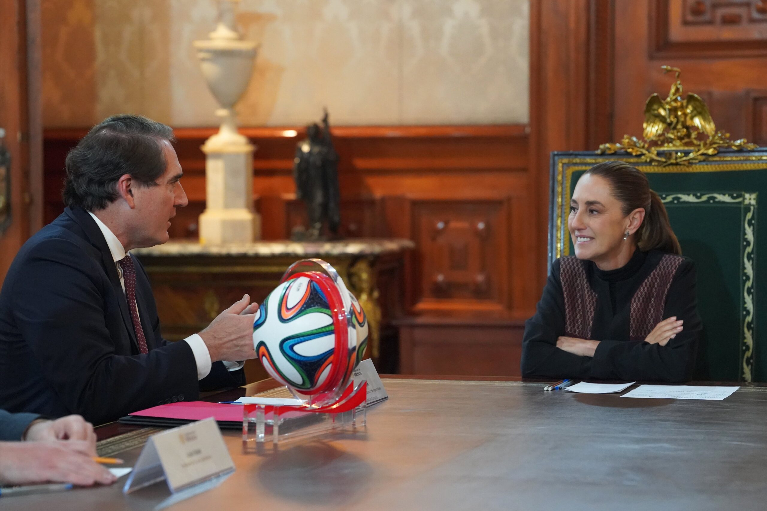 ¡Llegó la Copa! El trofeo del Mundial 2026 aterriza hoy en el AIFA e inicia gira por México