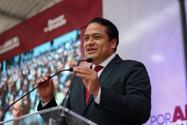 Luego de un video polémico de San Valentín, el edil de Chignahuapan rechazó acusaciones de ostentación y aseguró que los señalamientos son “chismes” de sus adversarios. FOTO: Síntesis Nacional.