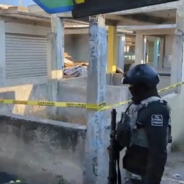Por tercera vez en febrero, fuerzas federales y estatales catean el Mercado Morelos, en el que ya se encontraron restos humanos. FOTO: Mediatik.