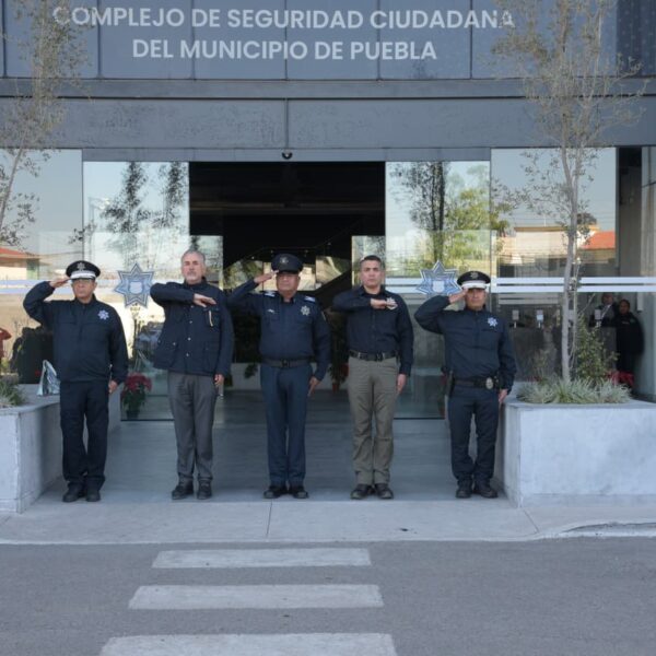 La SSC rindió un homenaje al comandante Alfonso Torres Arias por sus 50 años de servicio en la Policía de la Ciudad