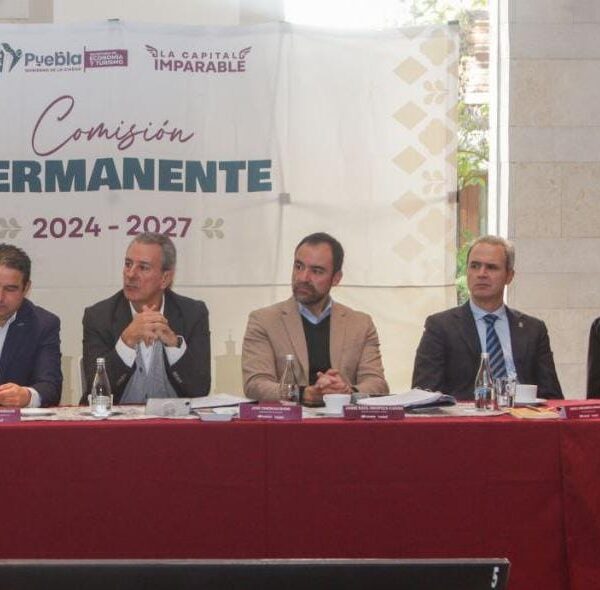 Pepe Chedraui encabezó una sesión de trabajo con empresarios, universidades, sindicatos y sociedad civil.