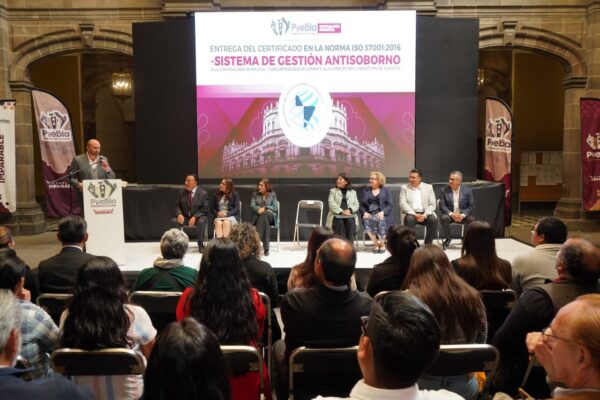 El Gobierno de la Ciudad recibió una certificación en prevención y combate al soborno con controles en trámites de padrones de proveedores y contratistas.