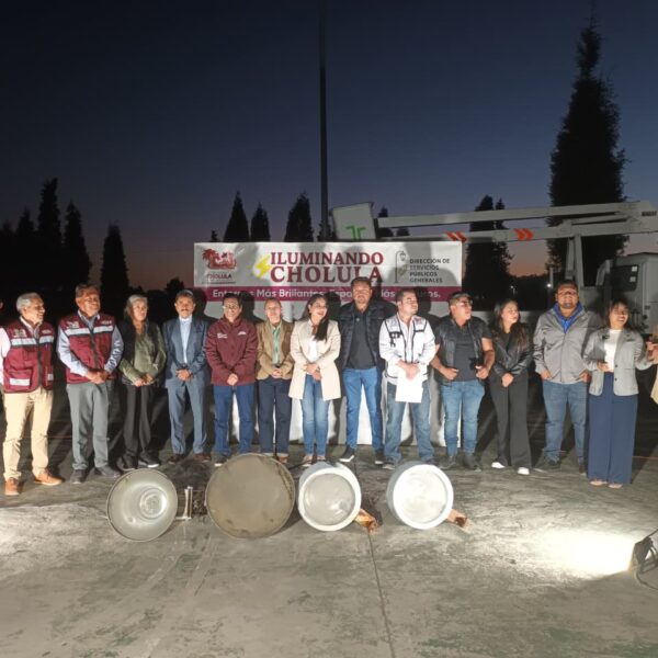 Se instalaron 34 luminarias LED como parte de la modernización del alumbrado público para reforzar la seguridad y promover la convivencia en la Unidad Deportiva de San Diego Cuachayotla.