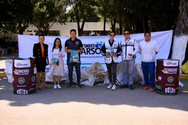 La iniciativa Cancha X Latas busca convertir residuos reciclables en mejoras para espacios deportivos.