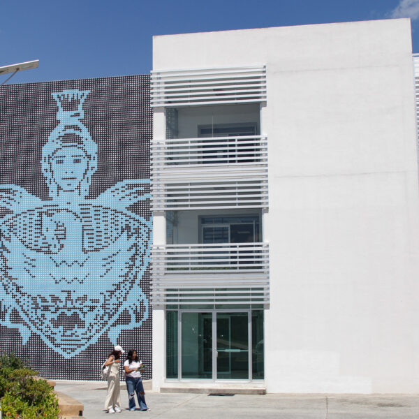 El nuevo bachillerato de la BUAP en CU2 abrirá sus puertas con laboratorios y carreras como Sistemas Industriales y Desarrollo Web.