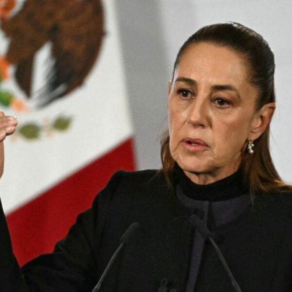 “Amanecimos sin bloqueos”: Sheinbaum reconoce al Ejército y garantiza gobernabilidad tras muerte de “El Mencho”. FOTO: AFP.