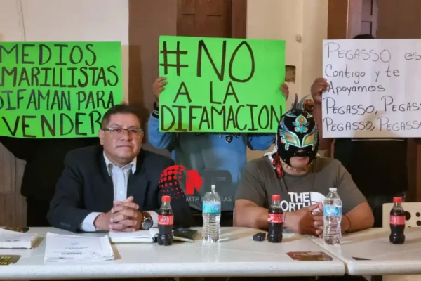 "Yo solo intenté contenerlo": el luchador 'Pegasso' asegura que su hijo llegó en estado inconveniente y lo agredió. FOTO: MTP Noticias.