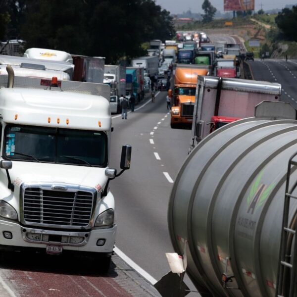 Capufe anunció un cierre temporal de la autopista México-Puebla por trabajos de infraestructura el 9 y 10 de febrero. FOTO: Aristegui Noticias.