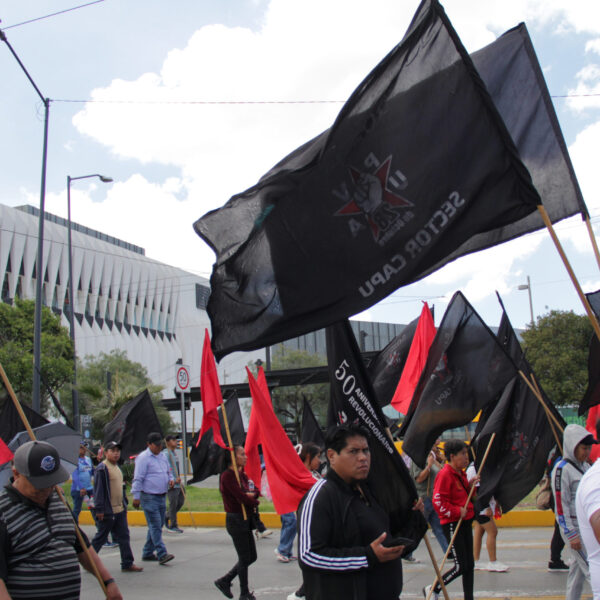 Comienza el caos en la Atlixcáyotl; la "28 de Octubre" marcha contra taxis grupales. FOTO: Reto Diario.