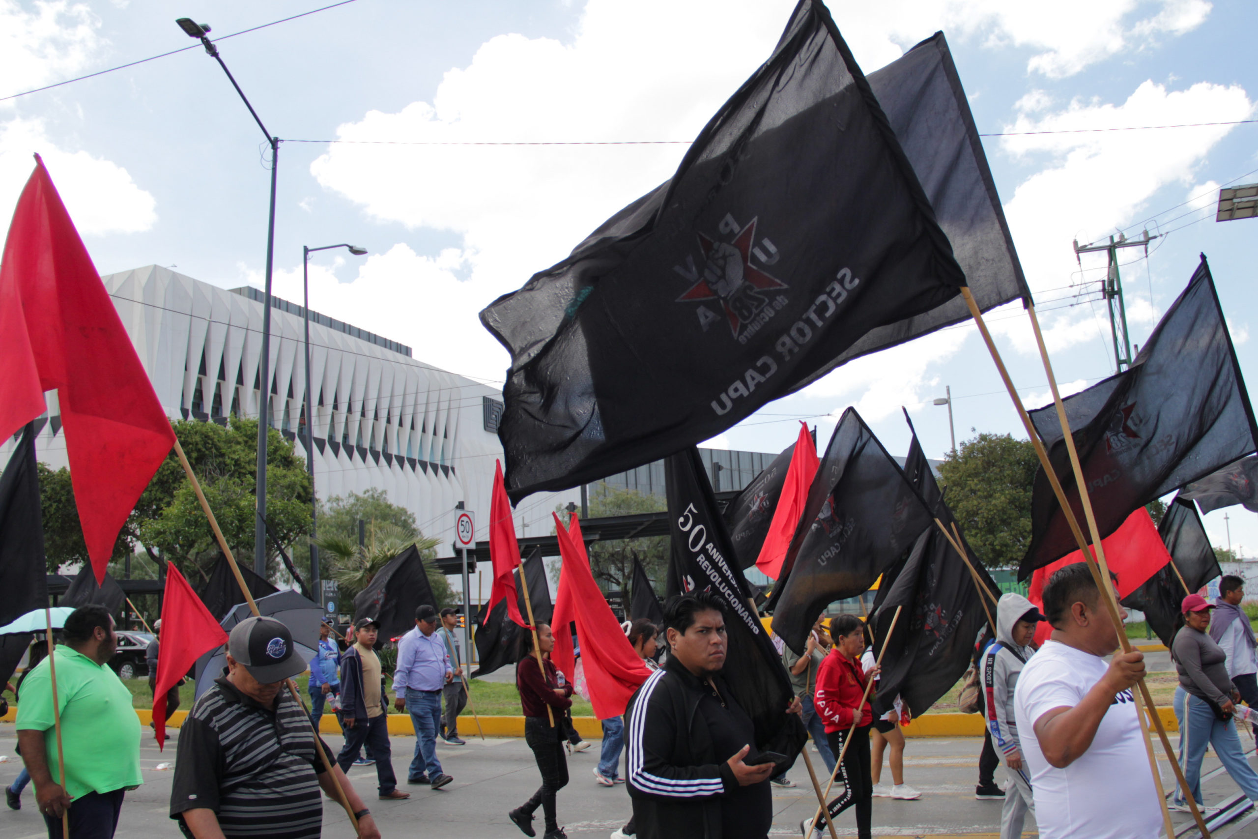 ¡Atención! Marcha de la UPVA “28 de Octubre” colapsará la Vía Atlixcáyotl