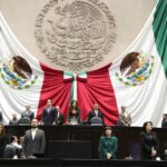 El Pleno de la Cámara de Diputados guardó un minuto de silencio durante su sesión ordinaria de este lunes, en memoria de las personas fallecidas en Venezuela, a petición de legisladores de Morena y del PT. FOTO: Cámara de Diputados.