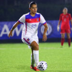 La futbolista poblana Claudia Cid encendió el debate en el entorno del balompié femenil luego de sufrir una lesión de rodilla durante su etapa con el KF Vllaznia; organiza rifa para pagar su cirugía. FOTO: Redes sociales.