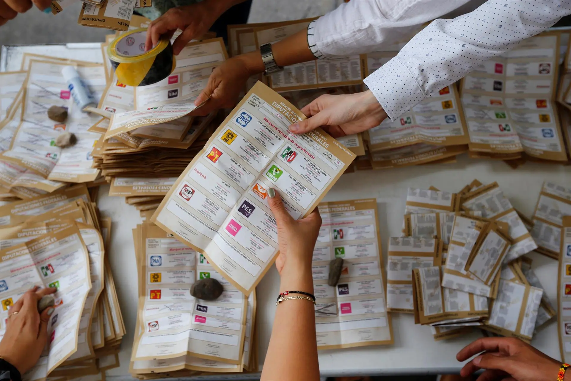 La propuesta de reforma electoral busca eliminar los resultados preliminares para pasar a un conteo directo desde los distritos. FOTO: Diario Yucatán.