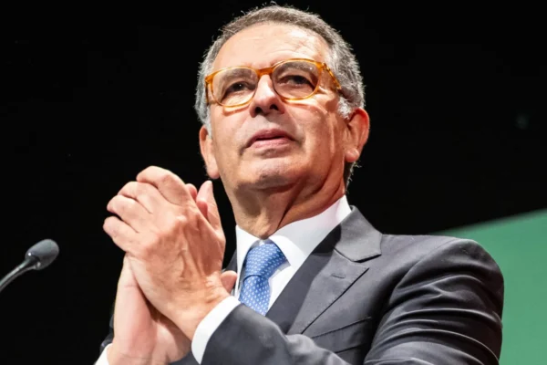 Triunfo socialista en Portugal: Seguro vence a Ventura con el 66% de los votos y promete estabilidad.