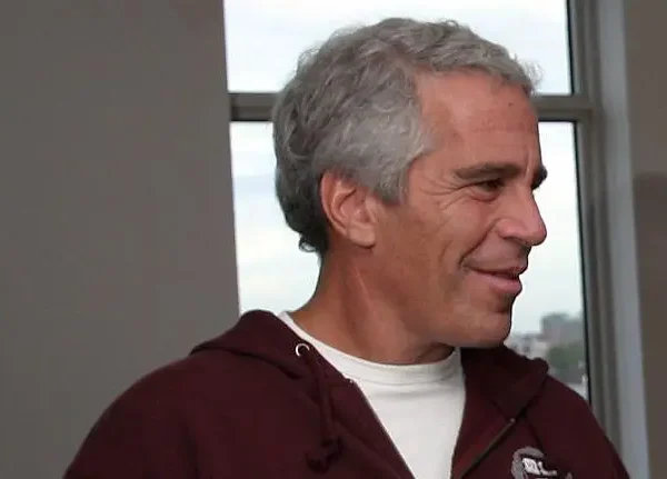 Sheinbaum fijó la postura del Gobierno de México ante la difusión de los archivos vinculados al caso Jeffrey Epstein y aclaró bajo qué condiciones el país podría colaborar con las investigaciones. FOTO: BBC.