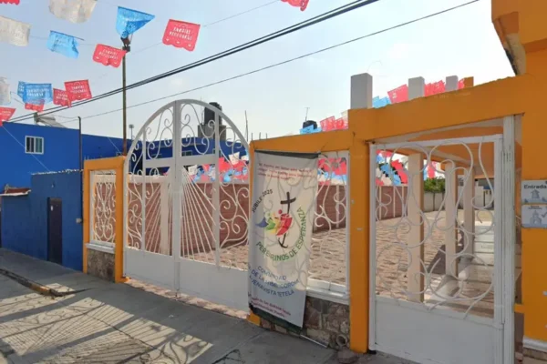 Ataque directo y armado sobre un joven de 20 años en una iglesia de San Baltazar Tetela. FOTO: Google Maps.