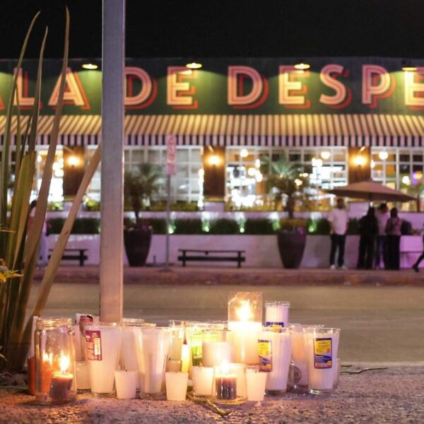 La Fiscalía estatal informó que las víctimas no eran el objetivo original, mientras confirmó la detención y vinculación a proceso de cuatro presuntos responsables. FOTO: El Sol de México.