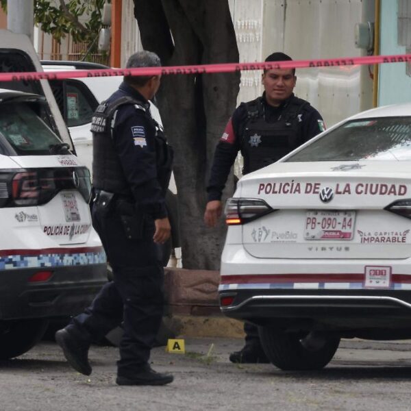 Una mujer fue asesinada a balazos en la colonia 2 de Abril tras ser perseguida por hombres desconocidos. FOTO: El Sol de México.