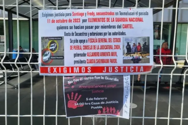 Un juez absolvió a un agente activo de la Guardia Nacional y a un militar retirado acusados de secuestro, a pesar de haber videos y armas oficiales como prueba. FOTO: e-consulta.