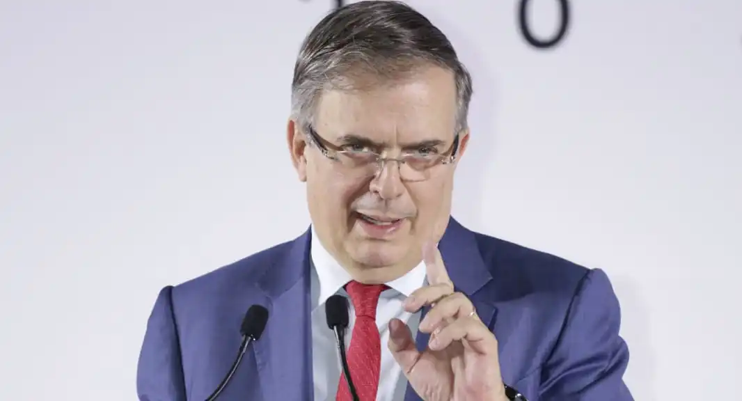 México frente al arancel de Trump: Ebrard pide prudencia y viajará a Washington para evaluar impacto