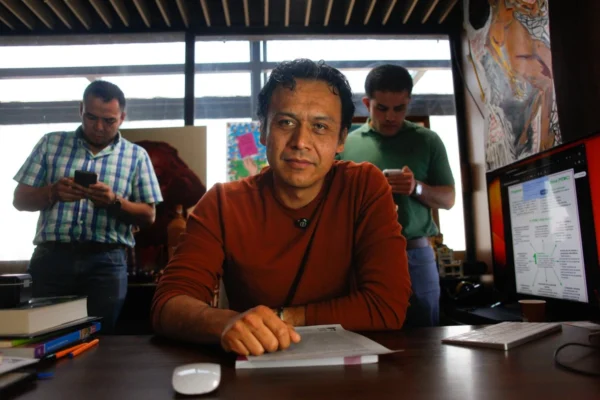 Marx Arriaga anunció que permanecerá en las oficinas de la SEP en la CDMX, donde mantiene un plantón. FOTO: Víctor Camacho.