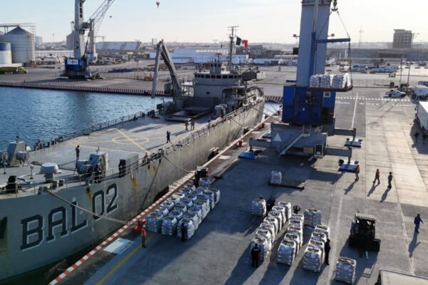 El Gobierno de México confirmó que enviará un segundo cargamento de ayuda humanitaria a Cuba y que mantendrá los envíos hasta completar 800 toneladas. FOTO; X @SRE_,mx