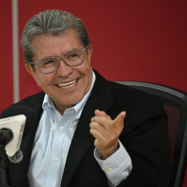 Ricardo Monreal pidió públicamente a su hermano, Saúl Monreal, que desista de su intención de competir por la gubernatura de Zacatecas en 2027. FOTO: Enfoque Noticias.