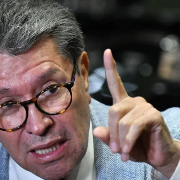 Tras la salida temporal de Sergio Mayer por un show de TV, Ricardo Monreal adelantó que Morena revisará con mayor rigor los perfiles de aspirantes.