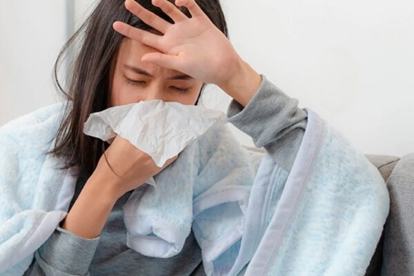 Lo que comienza como fiebre, tos y escurrimiento nasal puede ser algo más que una gripe, en medio del brote de sarampión en México.