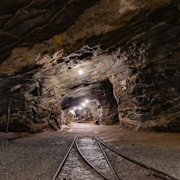 Sheinbaum recupera 200 concesiones mineras y pone límites a la cooperación con Trump. FOTO: Pexels.