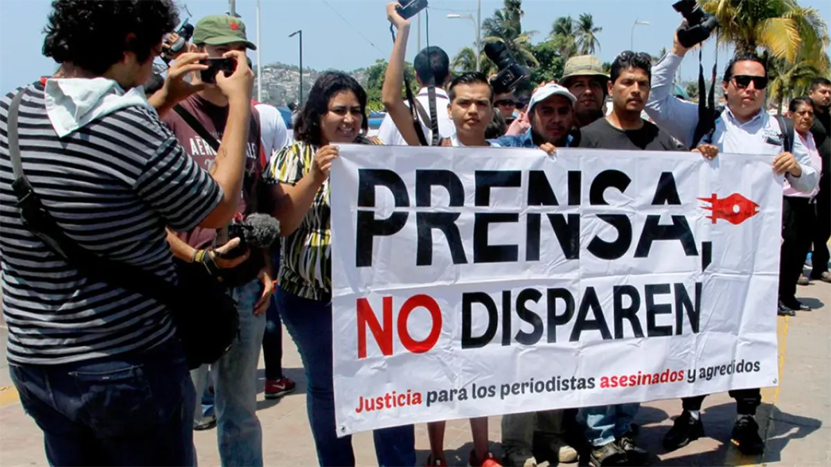 RSF documentó agresiones, amenazas y robos contra comunicadores en distintos estados en la cobertura del operativo y represalias de “El Mencho”. FOTO: EFE.