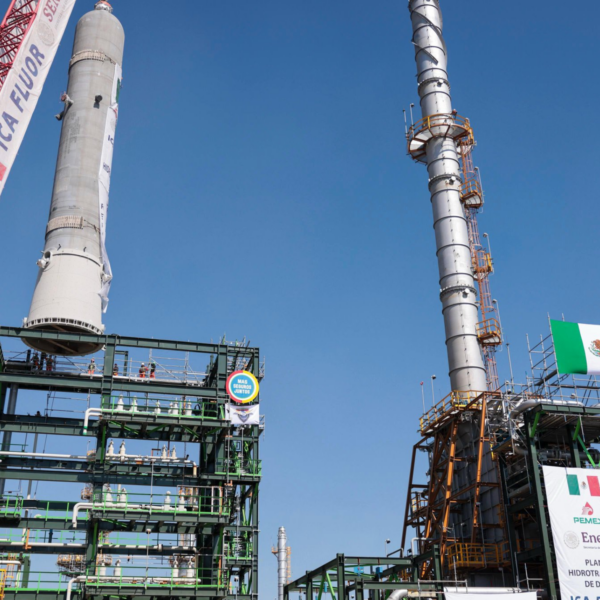 La estrategia de refinación nacional y los planes de inversión de Pemex muestran avances, pero también abren el debate sobre los retos operativos y financieros. FOTO: IMER Noticias.