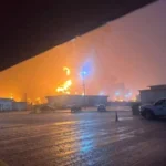 El incendio en la Refinería Olmeca dejó cinco personas fallecidas la mañana del martes 17 de marzo. FOTO: La Jornada.