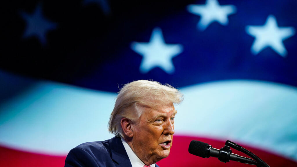 Trump decidió "ampliar" el plazo fijado a Irán en medio de negociaciones en curso por la reapertura del estrecho de Ormuz. FOTO: Reuters.