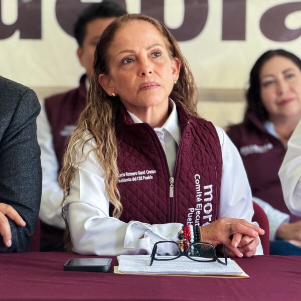 Morena Puebla llamó a la “prudencia y mesura” al alcalde de Chignahuapan y a la diputada Nayeli Salvatori tras recientes polémicas.
