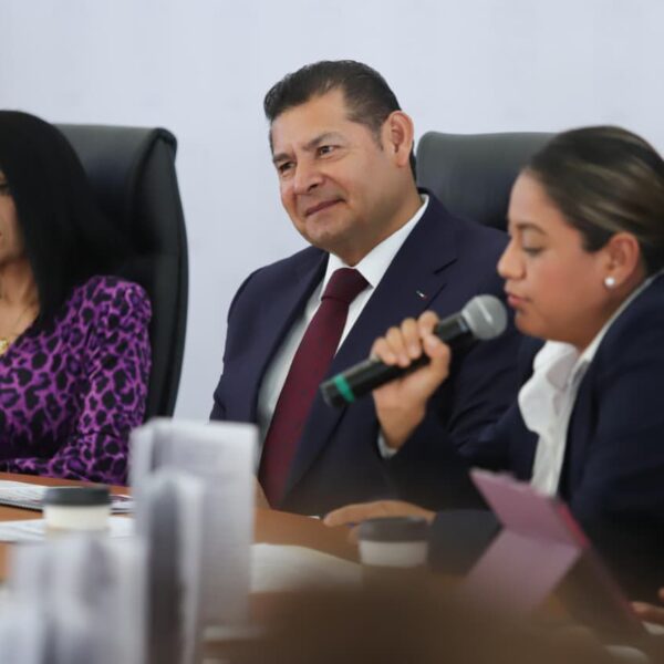 El Gobierno de Puebla concretó la reubicación de la familia de Juana y Evelyn, víctimas de feminicidio en Pantepec.