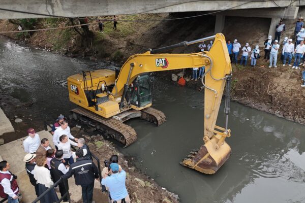 Alejandro Armenta propuso convertir el saneamiento del Río Atoyac y Lago de Valsequillo en una política de Estado. FOTO: Gobierno de Puebla.