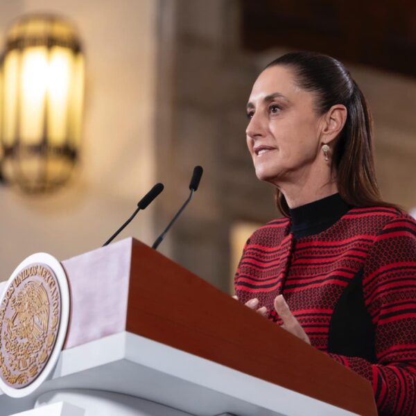 Claudia Sheinbaum anunció que México llevará ante la CIDH las muertes de mexicanos en centros del ICE.