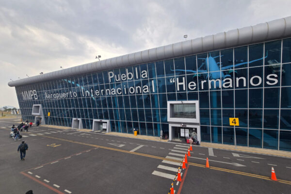 Federación y Estado invertirán 420 millones de pesos en una ampliación para el Aeropuerto Internacional Hermanos Serdán.