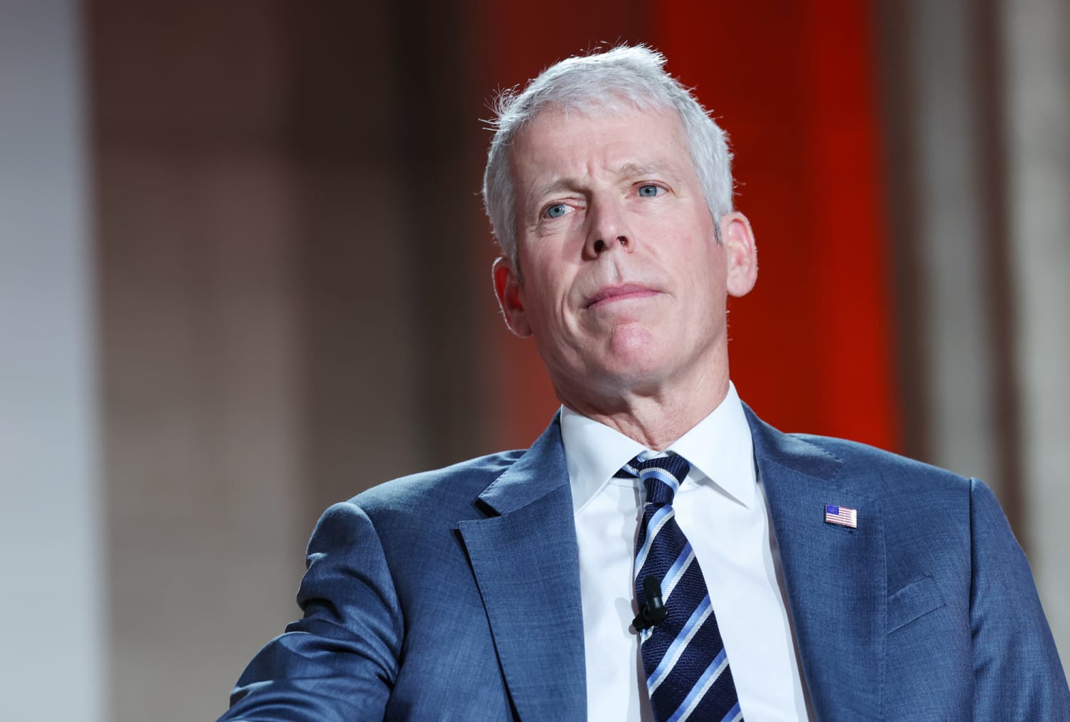 Funcionarios del gobierno de Donald Trump señalaron que la ofensiva contra Irán se prolongarán por varias semanas más; piden paciencia a ciudadanía ante alza de precios. FOTO: Telemundo.