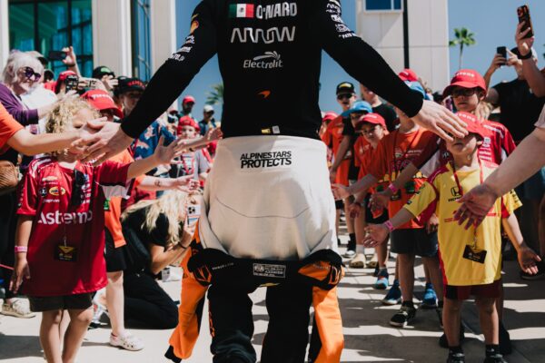 Arrancó la temporada 2026 de la IndyCar Series y el mexicano Pato O'Ward inició la campaña con un resultado. FOTO: FB @PatricioOWard.