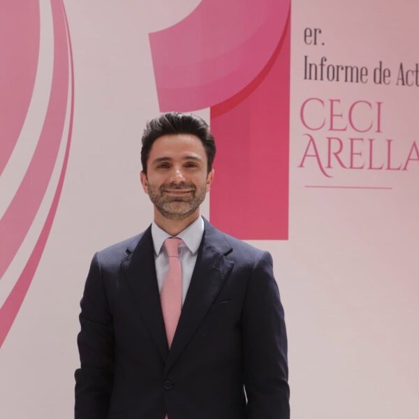 Rodrigo Abdala Dartigues levanta la mano para la alcaldía de Puebla en 2027. FOTO: FB @RodrigoAbdalaD.