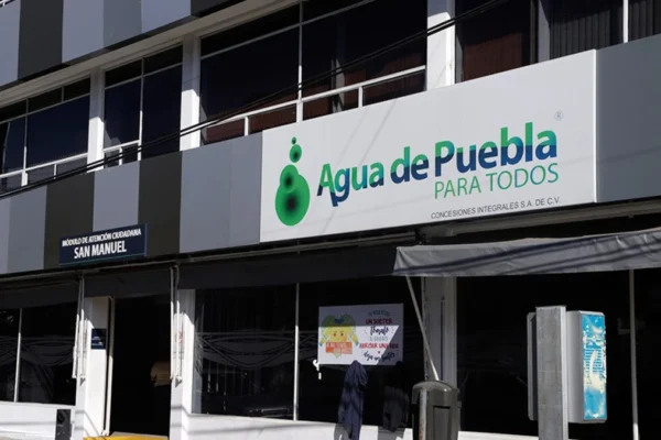 Armenta anunció que interpondrá un proceso judicial contra Agua de Puebla por irregularidades en la concesión y fallas en el servicio.