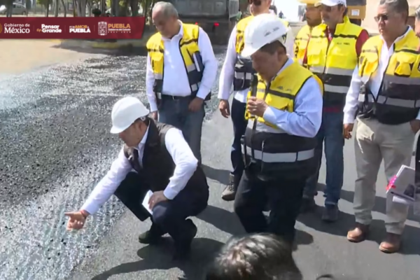 El gobernador de Puebla, Alejandro Armenta Mier, supervisó los avances en la rehabilitación de la Avenida Cúmulo de Virgo. IMAGEN: Captura de pantalla,