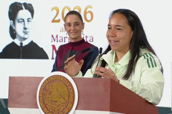 El boleto 0001 de la inauguración del Mundial no lo usará Claudia Sheinbaum; la presidenta anunció un concurso de dominadas para jóvenes futbolistas mexicanas.