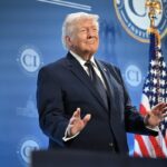 Trump intensifica sus llamados para reabrir el estrecho de Ormuz y pidió a otros países enviar buques de guerra a la zona para garantizar el paso del petróleo. FOTO: Getty Images.