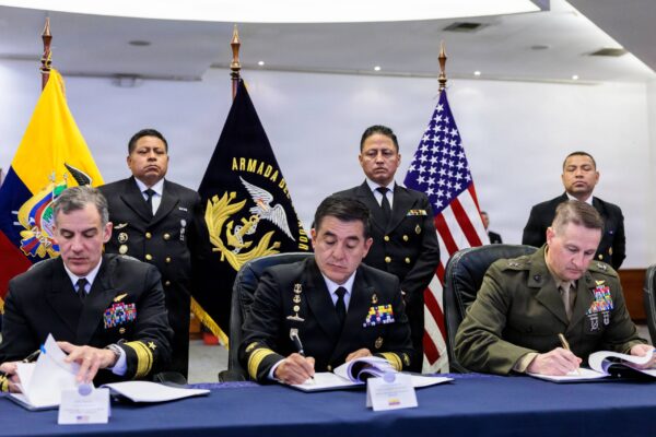 Ecuador comenzó operaciones militares conjuntas con Estados Unidos contra organizaciones criminales consideradas "terroristas" en su territorio. FOTO: US Southern Command.