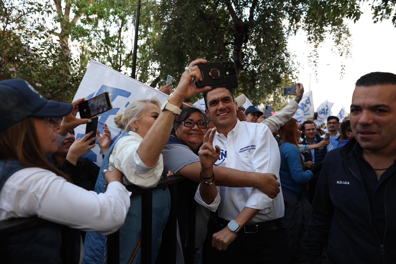 Jorge Romero anunció que las candidaturas del PAN rumbo a 2027 se definirán mediante encuestas abiertas a la ciudadanía. FOTO: X @JorgeRoHe.