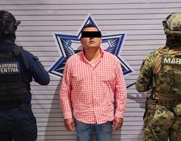 Detuvieron a “El Charro”, presunto operador de La Familia Michoacana en Puebla; se le acusa de extorsionar a carniceros y locatarios del Mercado Morelos.