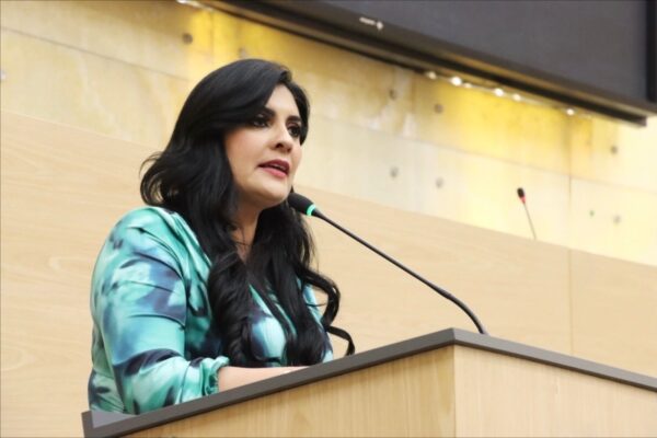 La diputada Delfina Pozos llevará al SOAPAP ante la justicia tras denuncias de ext*rsión por parte de 300 restauranteros poblanos. FOTO: X @DelfinaPozosV.